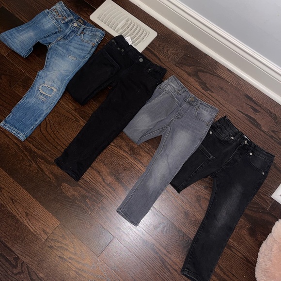 Toddler jeans 3-4t - Picture 2 of 2